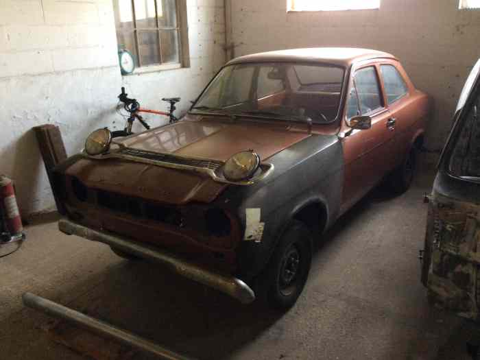 Caisse ford escorte mk1 1300cc 2 portes 1