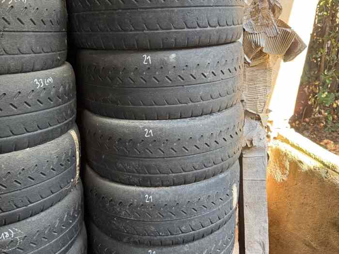 Pneus Michelin R21 / R33 - 18 pouces (235/40/18) 1
