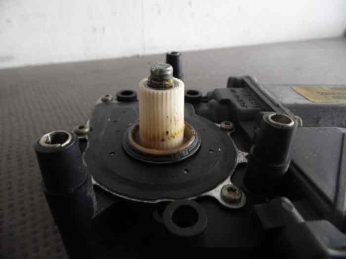 MOTEUR LEVE-VITRE AVANT DROIT 99662410202 PORSCHE 996 CABRIOLET 2
