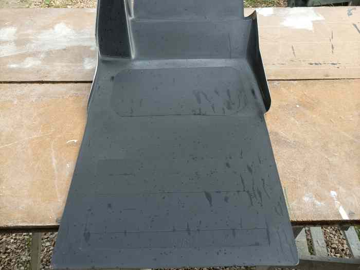 Cale pied copilote couvre plancher