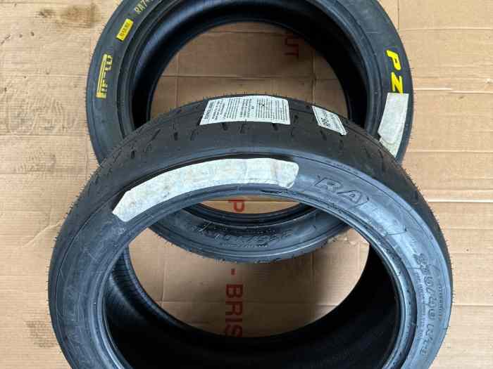 Pneus rallye Pirelli 18 pouces