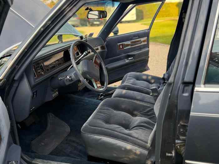 Oldsmobile cultass suprême 1
