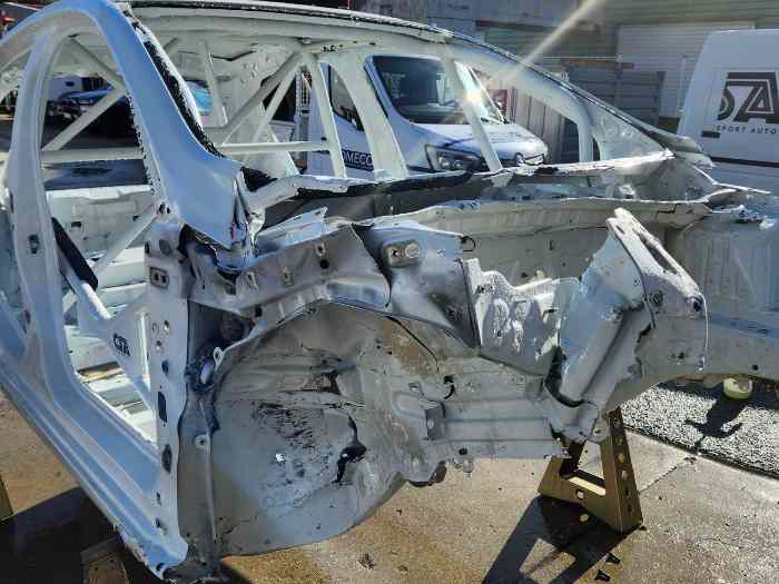 CAISSE CLIO RC5 ACCIDENTÉE 1