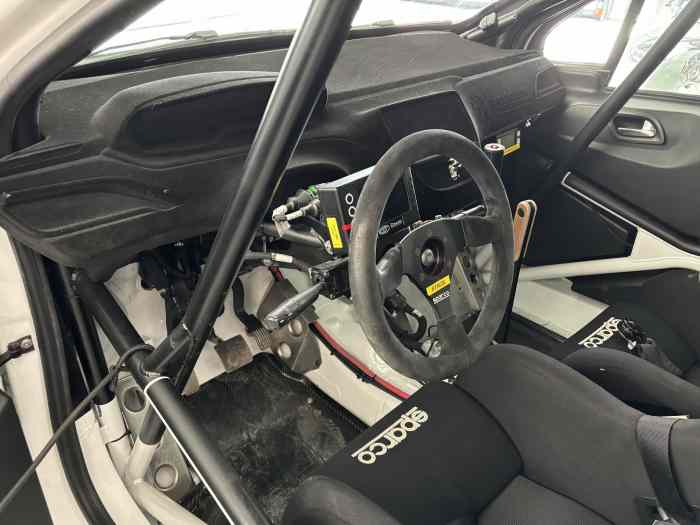 PEUGEOT 208 R2 Tarmac + Gravel 2