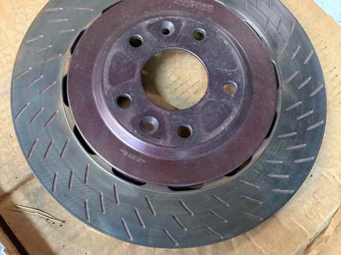 2 disques de frein Clio R3t
