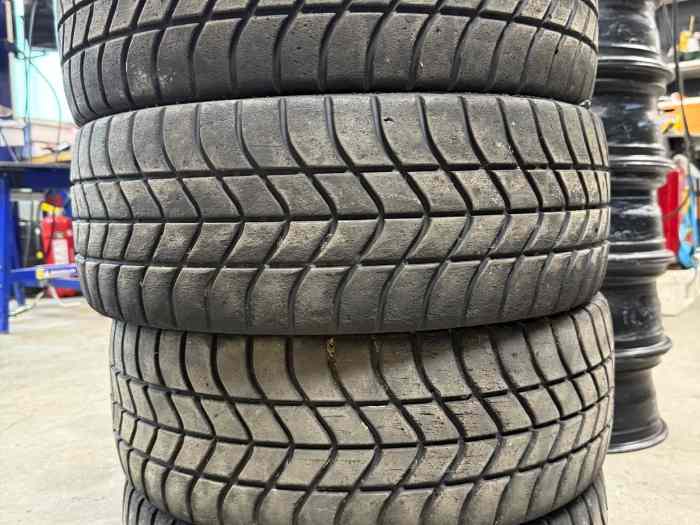 4 pneus Pirelli RW 16 pouces