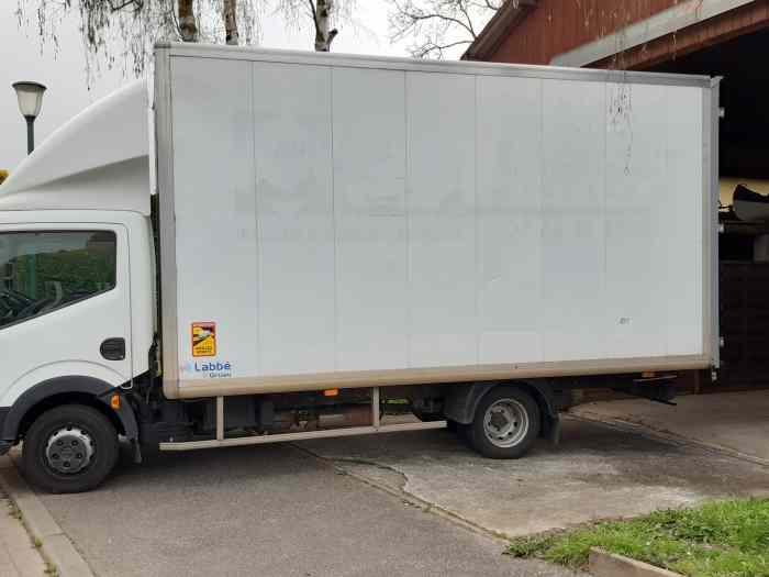 Nissan Cabstar 3.5T aménagé pour trans...