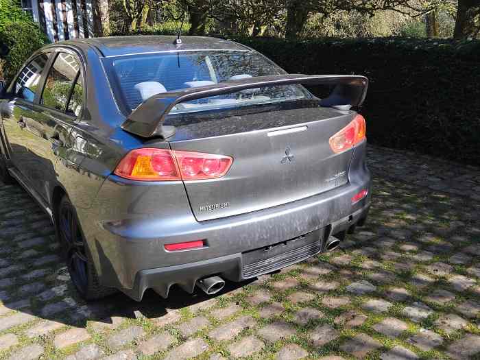 mitsubishi evo x 1