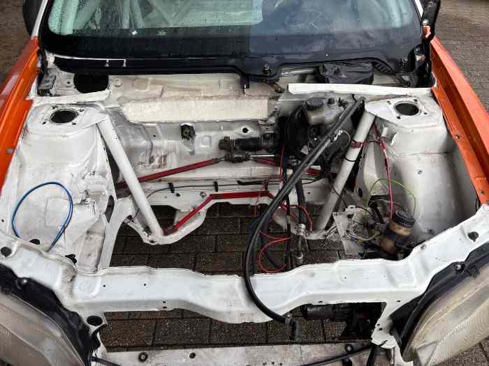Peugeot 106 caisse et carosserie avec arceau sparco multipoint 4