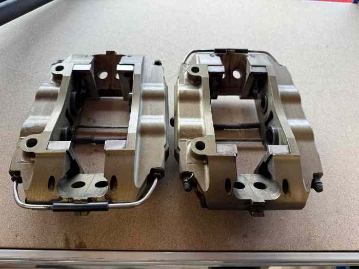Étriers de frein Brembo Ferrari 360 modena N-GT ou Porsche 996 GT3 RS 1