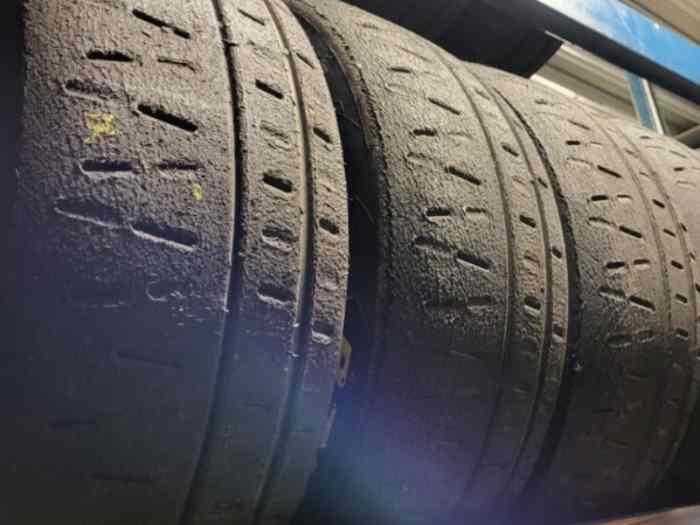 Pneu PIRELLI 18 pouces 2