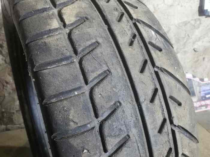 1 pneu Michelin R11 ouvert en pluie 16...