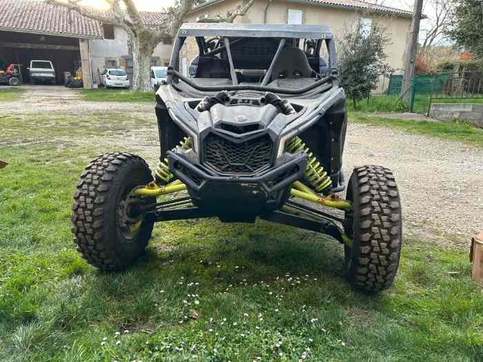 CAN AM X3 + Lot de pieces