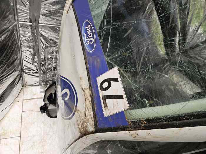 Vend voiture de rallye accidenté 2