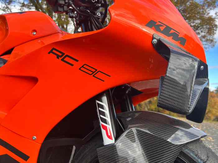 KTM RC 8C 2022 avec 1 280 km au compteur 2