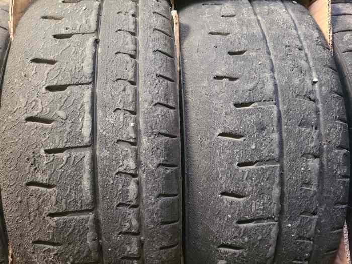 2 Pneu hankook t72 en 17