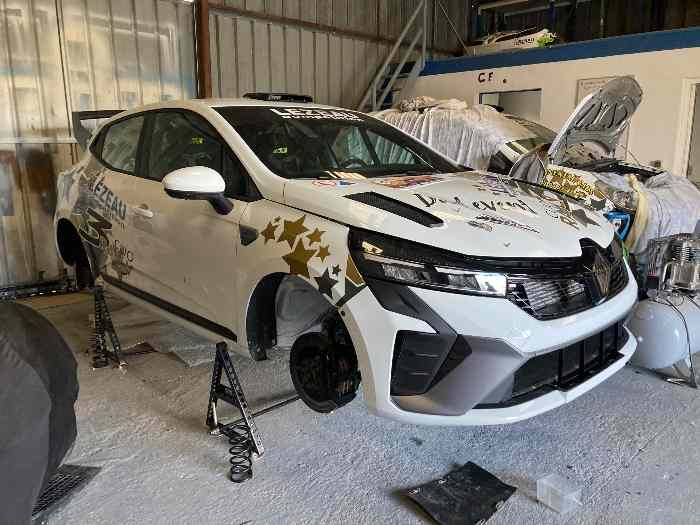 Vend Clio Rally 3