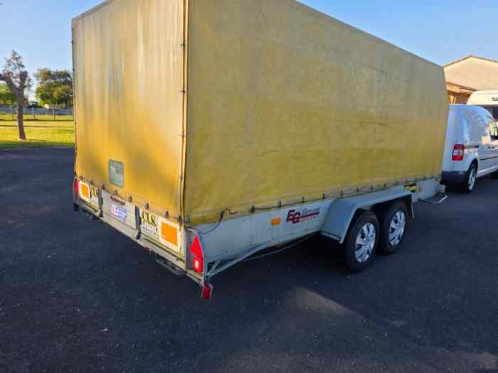 Remorque porte voiture bâché 2