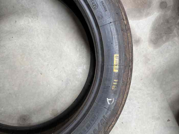 LOT DE PNEUS MICHELIN 19/63-17 2
