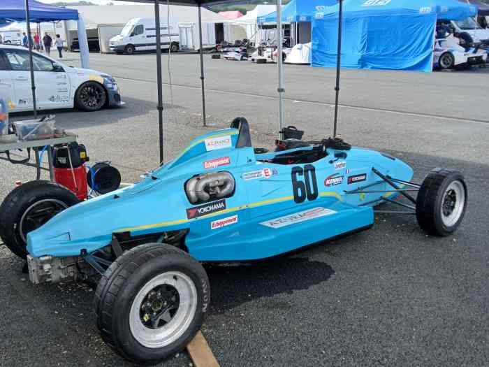 FORMULE FORD ZETEC VAN DIEMEN RF02