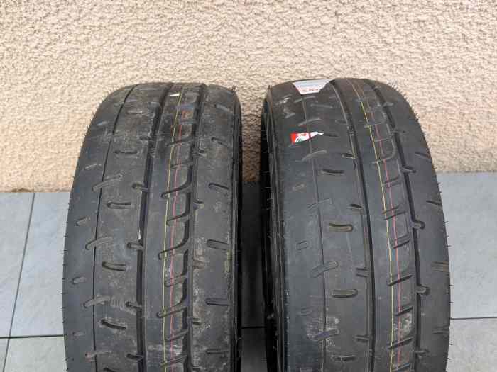Pneus neuf MrF 15