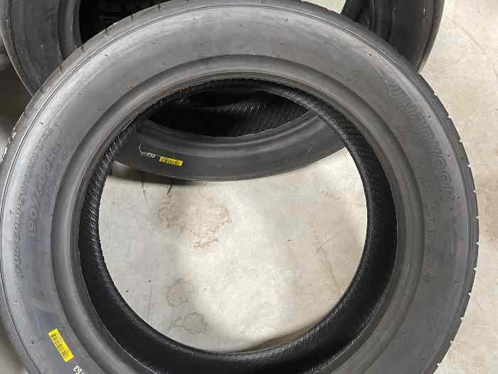2 pneus hankook neuf