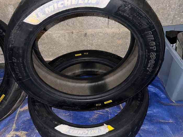 Pneus Michelin neuf 17p 1