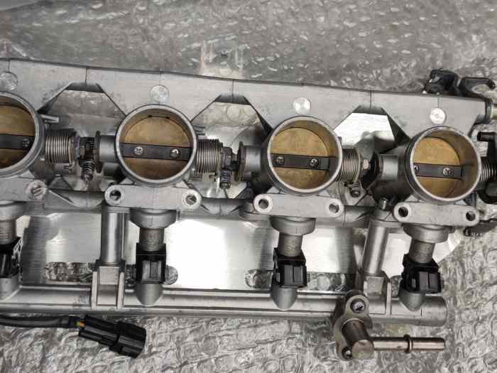 Admission 4 papillons moteur TU3/TU5 8...