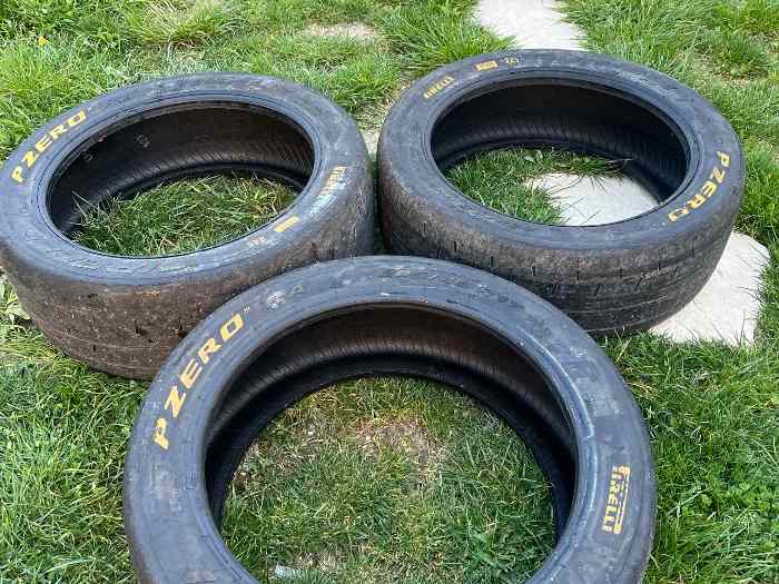 3 pneus Pirelli RA5 17 pouces