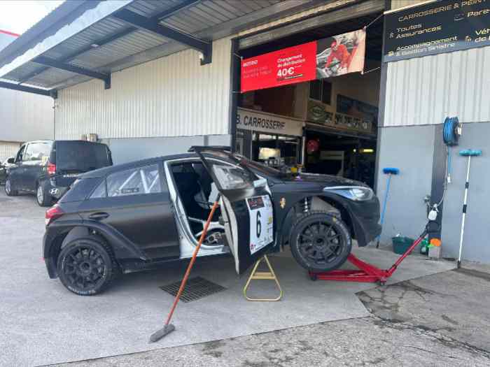 Hyundai i20 rally2 evo 3 officiel mike...