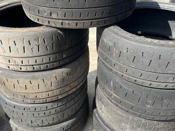 Lot pneus Pirelli 18 pouces 4