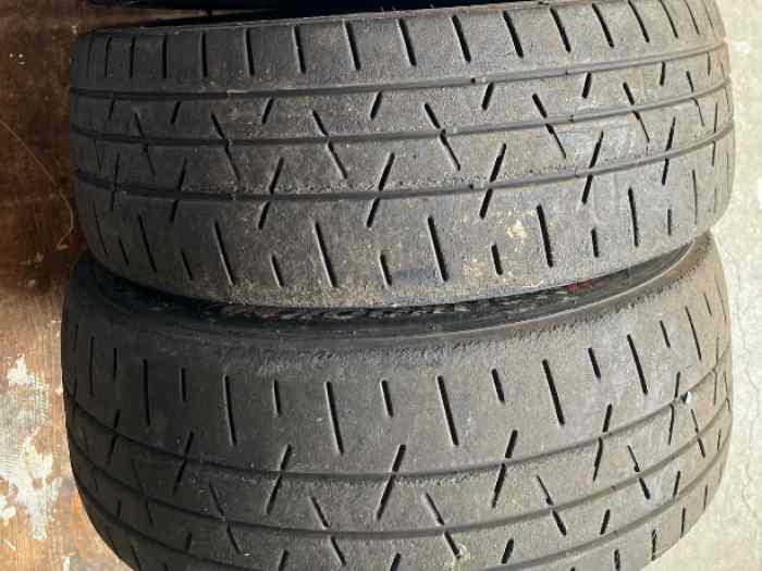 Vends 2 pneus Hankook T53 14 pouces