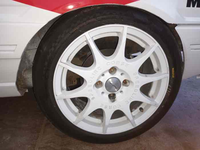 2 pneus MRF neuf 195/50/15 en gomme M