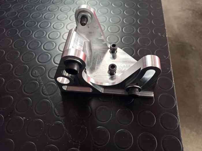 Support pompe direction assistée r11 T...