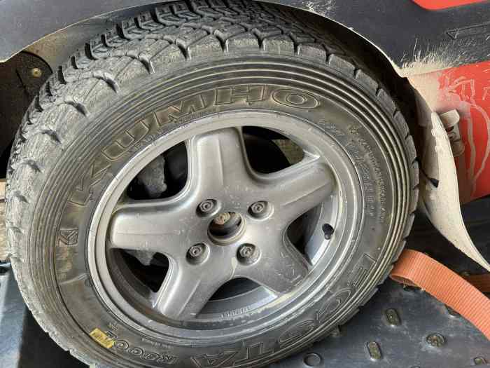 PNEU TERRE KUMHO R800 175/65/14 2