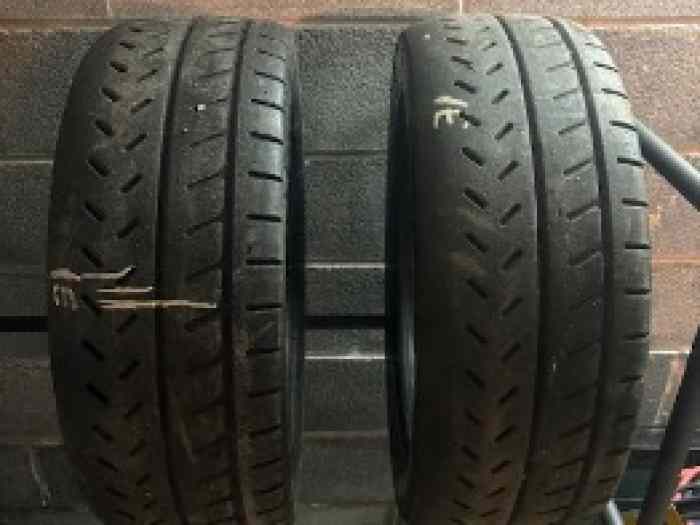 Pneus de rallye