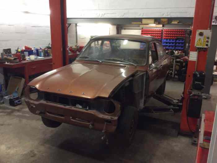 Caisse ford escorte mk1 1300cc 2 porte...