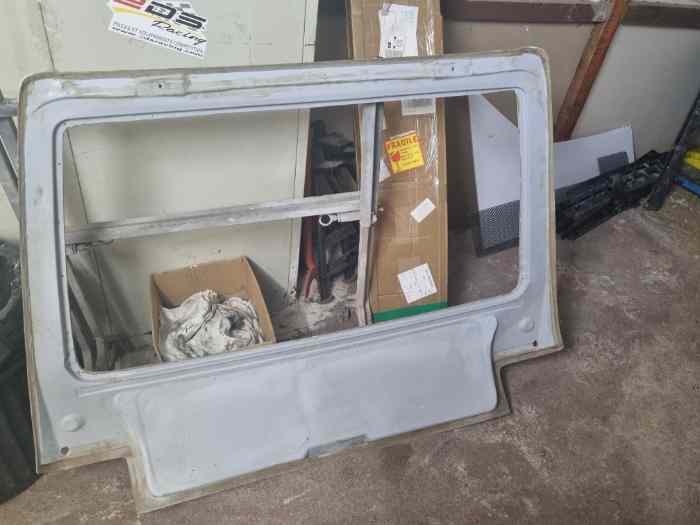 Capot arrière 205 gti en fibre 1