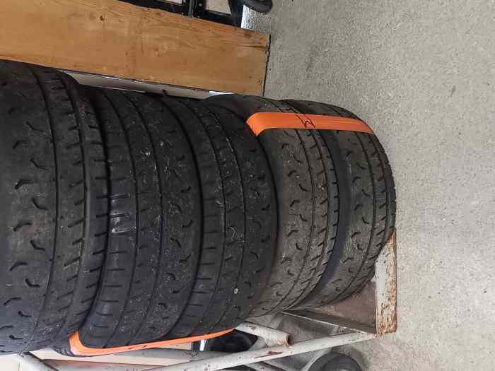 Pneus Kumho TM02 en 15