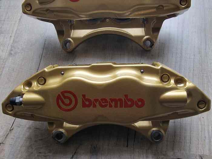 Etriers frein avant BREMBO SUBARU Impr...