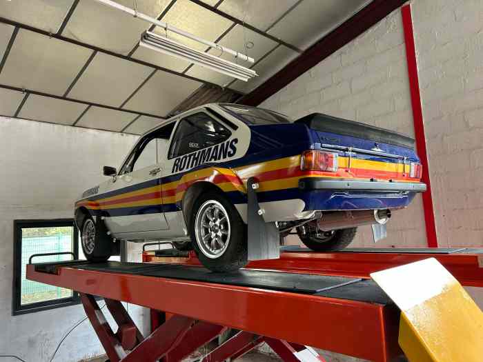 Ford Escort MK2 RS2000 Groupe 2 Rothmans réplique 1