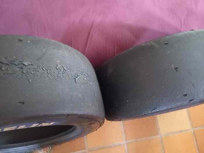 deux pneus michelin s412 20 / 54 / 13 1