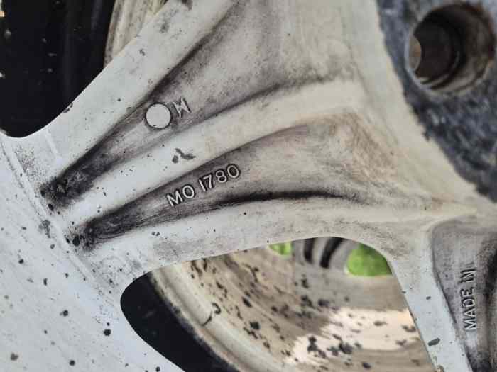 Jantes Compomotive BMW M3 E30 Grp A MO1780 4