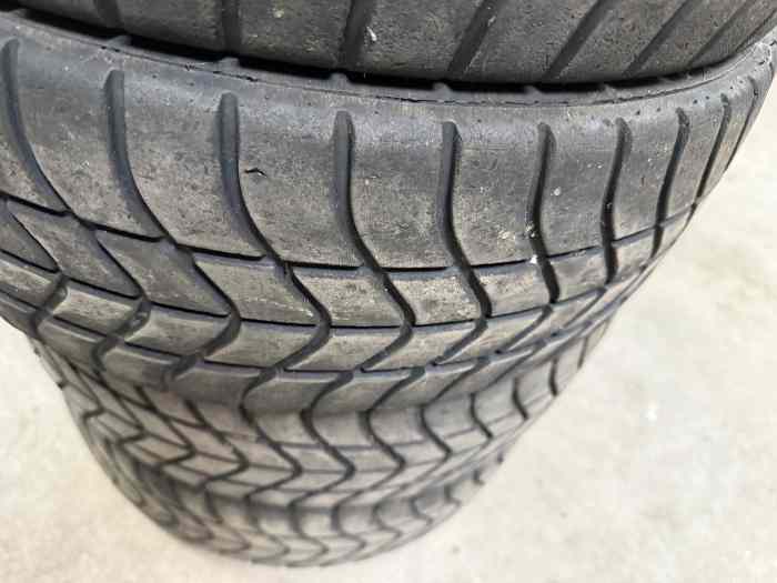 4 pneus Pirelli RW 16 pouces 1