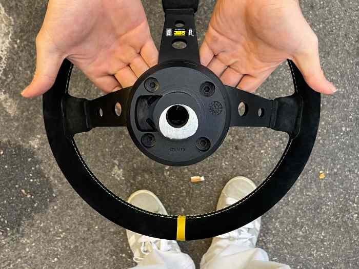 Volant tulipé OMP + Moyeu OMP pour saxo vts 3