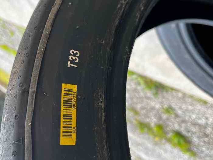 Pneus T33 neufs 17p 1