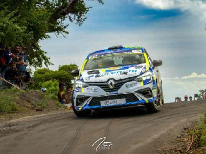 CLIO RALLY 4 EX OFFICIELLE FRANCE 1