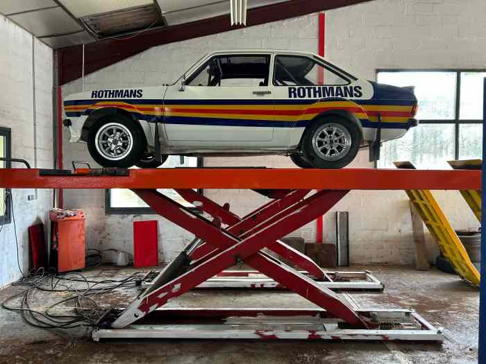 Ford Escort MK2 RS2000 Groupe 2 Rothmans réplique 2