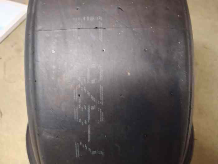 Pneumatiques AVON A15