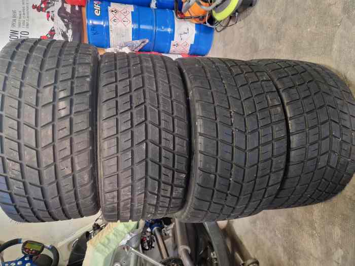 Pneus pluie Pirelli bleu cote 1